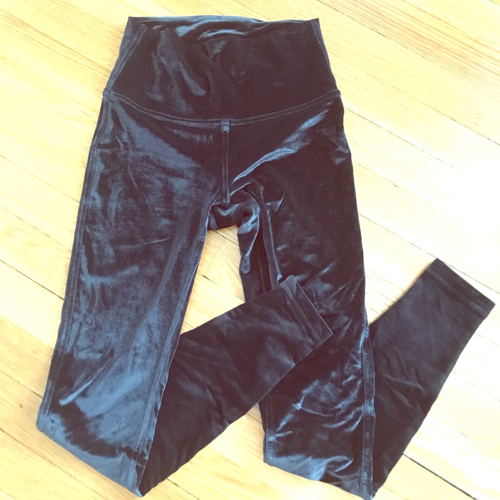 Lululemon Velvet like new leggings - 4